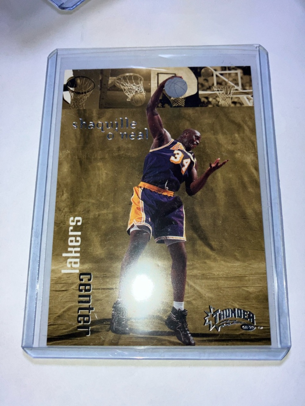 1998 Skybox Shaquille ONeal Los Angeles Lakers Basketball Card NM+ Rare
